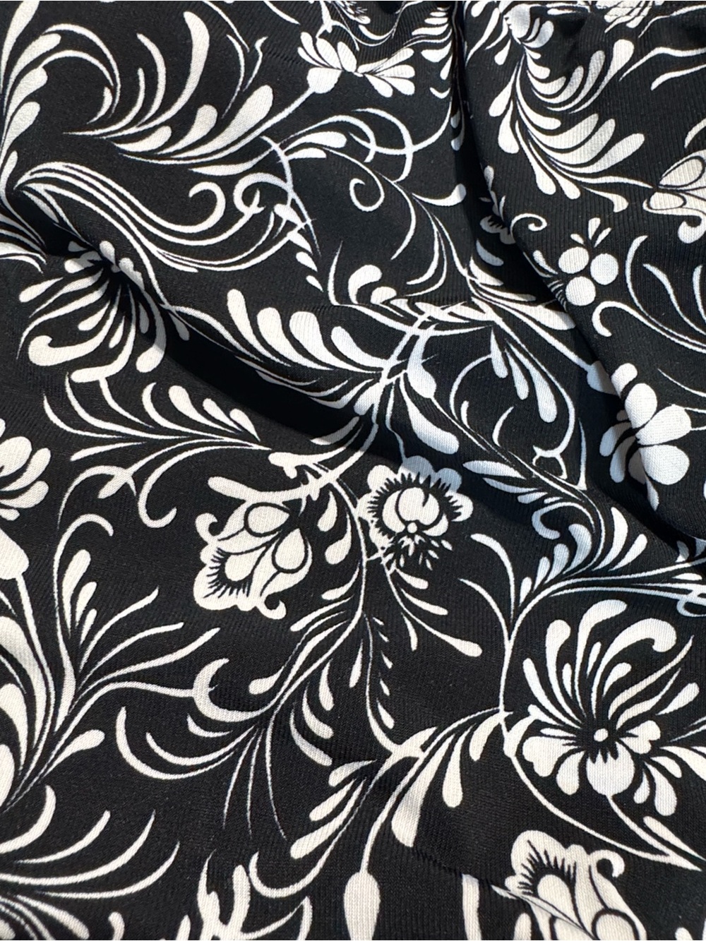 Great Lengths Women’s Black & White Floral One-Piece Swim Suit - Size 10 - Picture 11 of 14